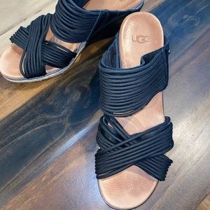 Ugg wedge sandals size 7